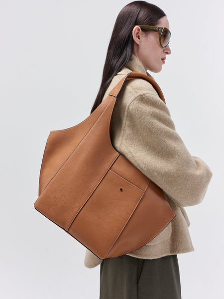 Parachute Small en veau grainé cognac – RSVP Paris