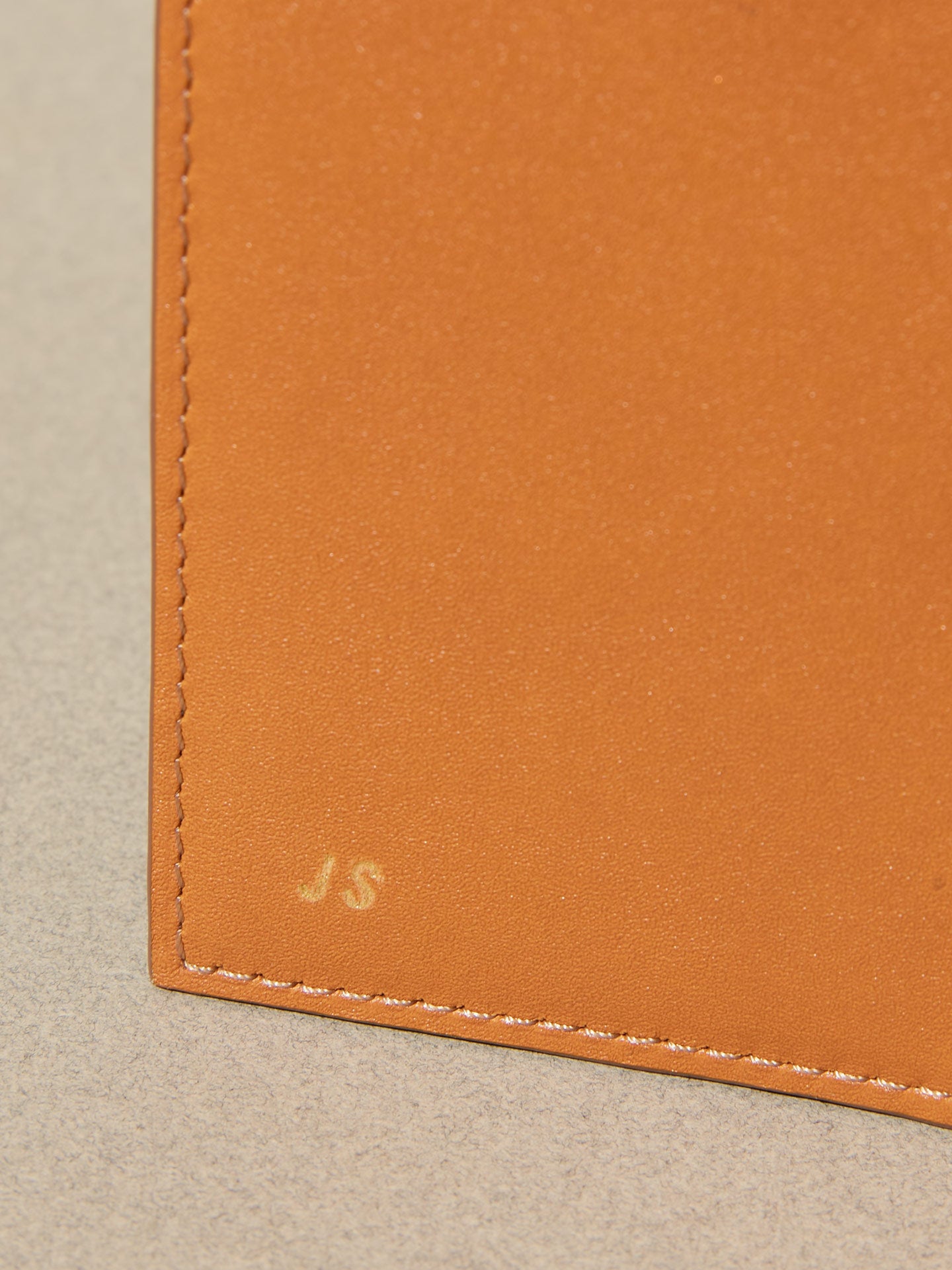 Passport cover in smooth black calfskin – RSVP Paris